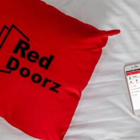 Готель Reddoorz Near Mangga Dua Square Джакарта Екстер'єр фото