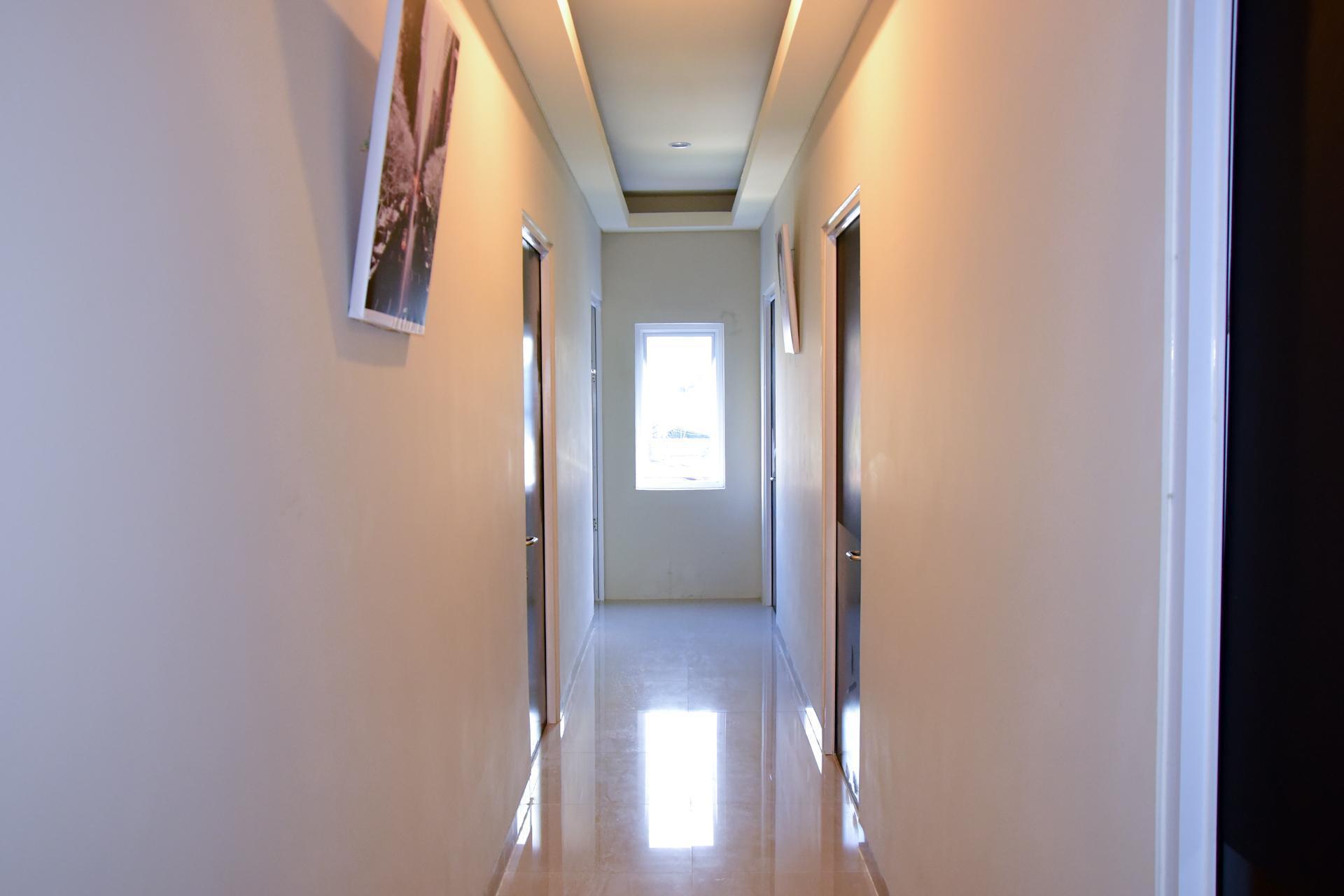 Готель Reddoorz Near Mangga Dua Square Джакарта Екстер'єр фото
